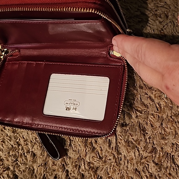 Coach Gallery Sig Metalic  Tote/Purse, Coach Madison Croc Embrossed Coach Wallet - Picture 11 of 12